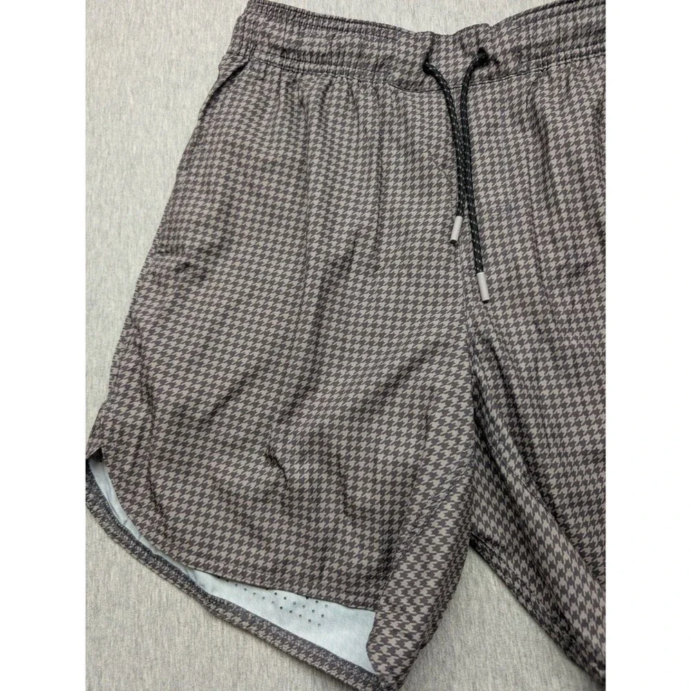Legends Men's Performance Lined Athletic Shorts in Houndstooth Print